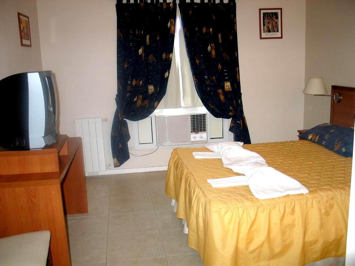 Hotel Del Centro Aimogasta Oda fotoğraf